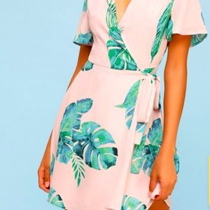 Lulu’s Villa Marie Blush Pink Leaf Print Short Sleeve Wrap Dress, Size Medium
